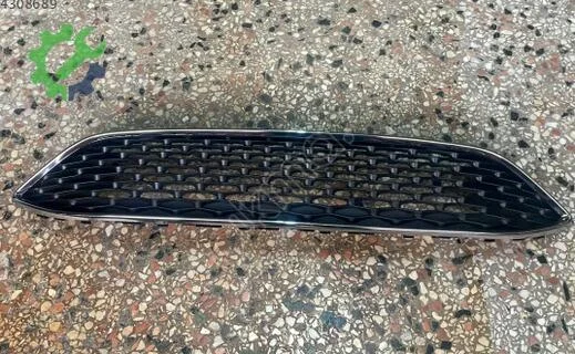 Ford Focus Ön Panjur F1EB8200AB çıkma parça