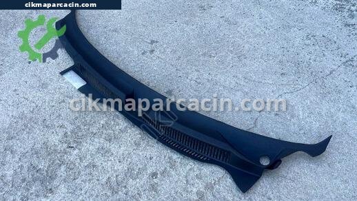 Volkswagen Golf Ön Cam Izgarası çıkma parça