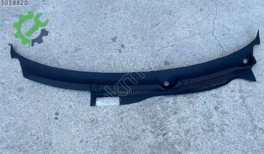 Volkswagen Golf Ön Cam Izgarası 1J1819415B çıkma parça