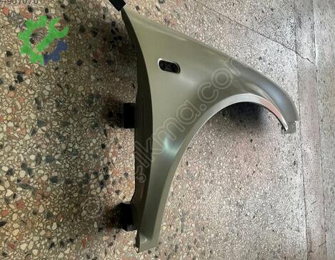 Volkswagen Golf Sağ Ön Çamurluk 1J0821022 çıkma parça
