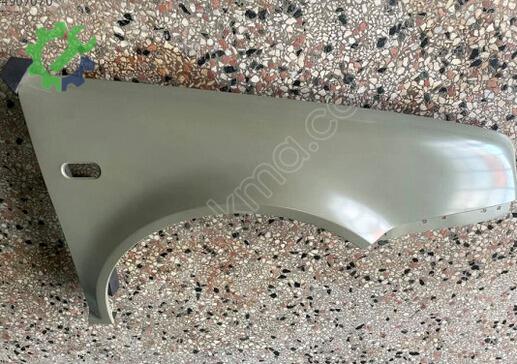 Volkswagen Golf Sağ Ön Çamurluk 1J0821022 çıkma parça