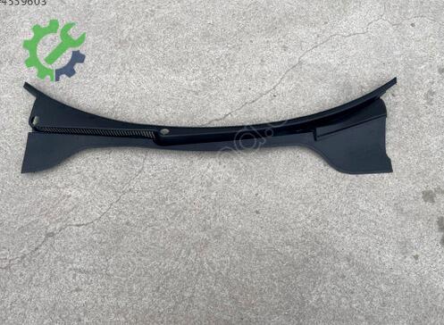 Volkswagen Golf Cam Önü Izgarası 1K1819415B çıkma parça