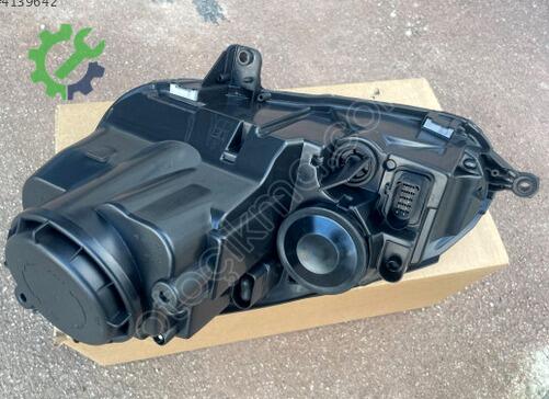 Volkswagen Golf Sağ Ön Far 1K6941006 çıkma parça