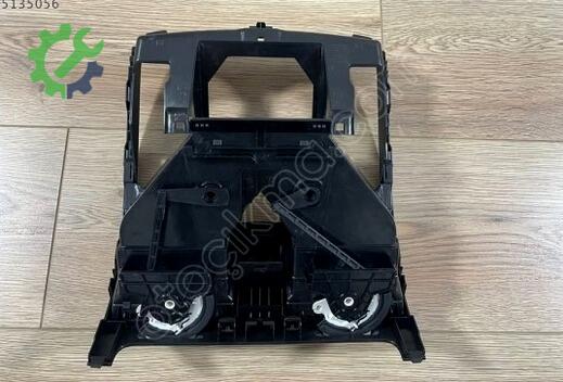 Volkswagen Golf Kalorifer Izgarası 1K0819728F çıkma parça
