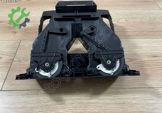 Volkswagen Golf Kalorifer Izgarası 1K0819728F çıkma parça