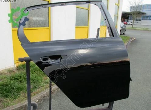 Volkswagen Golf Sağ Arka Kapı 5K6833056K çıkma parça