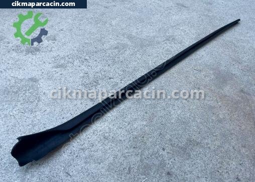 Volkswagen Golf Ön Cam Izgarası çıkma parça