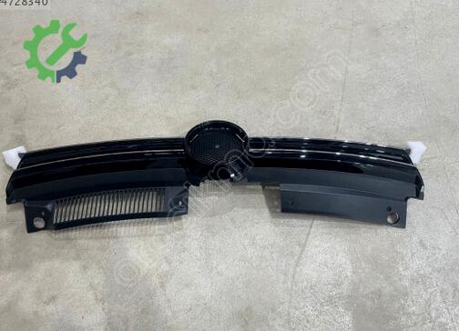 Volkswagen Golf Ön Panjur 5K0853651AG çıkma parça