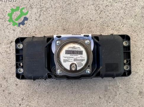Volkswagen Golf Sağ Şasi 3G0880204 çıkma parça