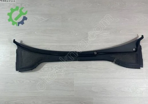 Volkswagen Golf Ön Cam Izgarası 5G1819403A çıkma parça