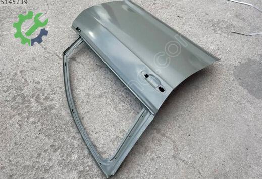Volkswagen Golf Sağ Ön Kapı 5G4831056 çıkma parça