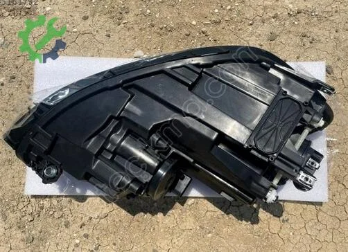 Volkswagen Golf Sağ Ön Far 5G1941006D çıkma parça