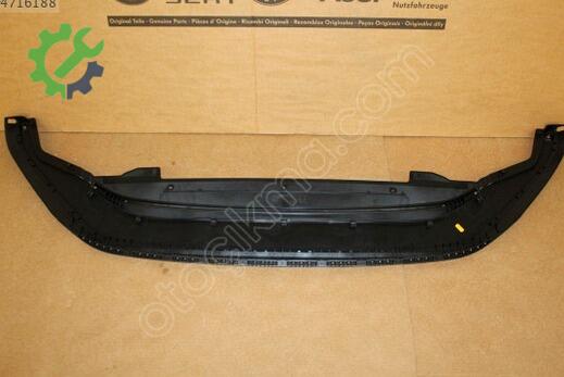 Volkswagen Golf Tampon Spoyleri 5G0805915J çıkma parça