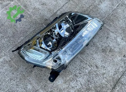 Suzuki Vitara Sağ Ön Far 3512065JB0 çıkma parça