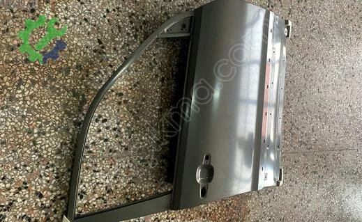 Suzuki Vitara Sağ Ön Kapı 68001-65844 çıkma parça