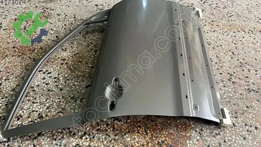 Suzuki Vitara Sağ Ön Kapı 68001-65844 çıkma parça
