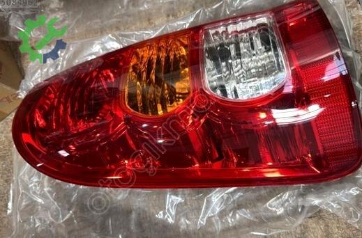 Toyota Hilux Sağ Arka Stop 815610K010 çıkma parça