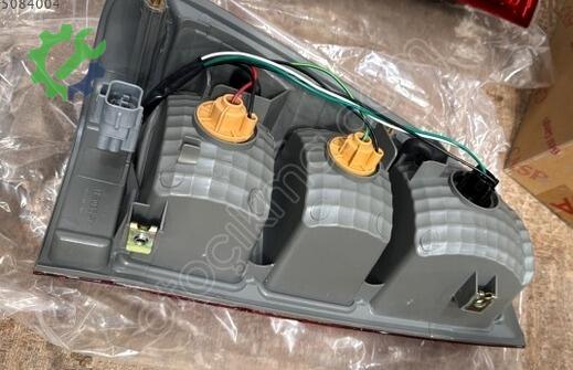 Toyota Hilux Sağ Arka Stop 815510K010 çıkma parça
