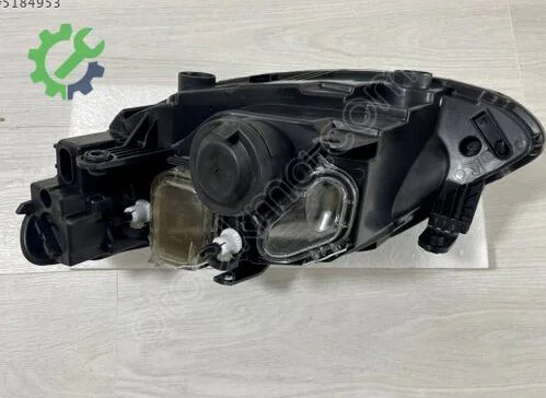 Seat Ibiza Sağ Ön Far 6J1941005K çıkma parça