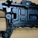 JETTA  AKÜ ALT BRAKETİ GOLF PASSAT A3 LEON 2005 SIFIR 1K0915333