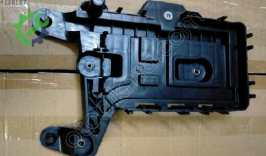 Volkswagen Jetta Akü çıkma parça