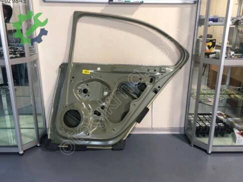 Volkswagen Jetta Sağ Arka Kapı 5C6833056 çıkma parça