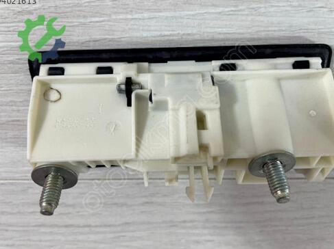 Volkswagen Jetta Bagaj Kilidi 5N0827566 çıkma parça
