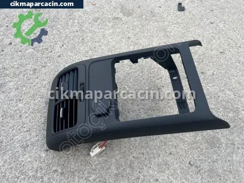 Volkswagen Jetta Kalorifer Izgarası çıkma parça