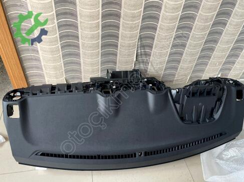 Volkswagen Jetta Göğüs 5C7857002D çıkma parça