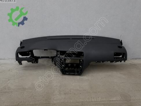 Volkswagen Jetta Göğüs 5C7857002D çıkma parça