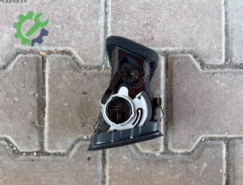 Volkswagen Jetta Havalandırma Izgaraları 5C6819062 çıkma parça