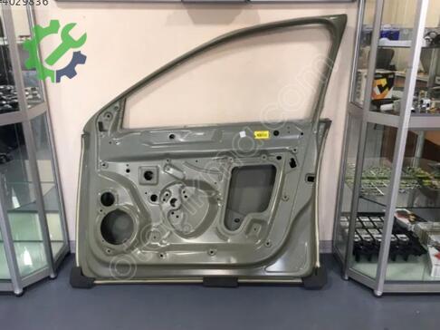 Volkswagen Jetta Sağ Ön Kapı 5C6831056 çıkma parça