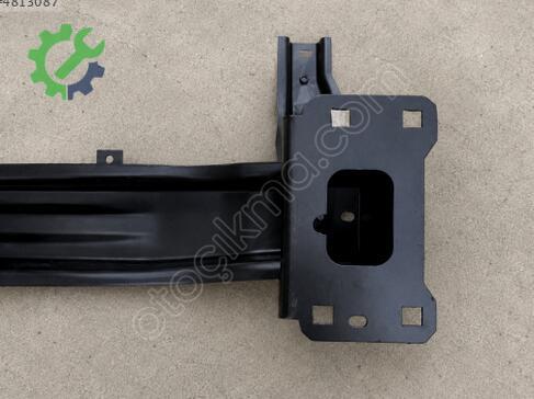 Volkswagen Jetta Ön Tampon Demiri 5C6807109 çıkma parça