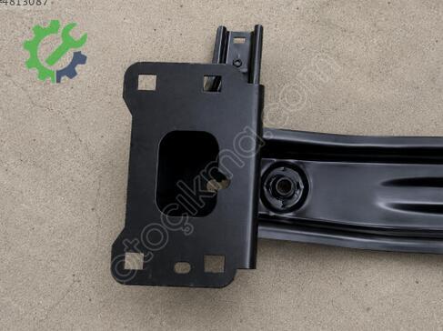 Volkswagen Jetta Ön Tampon Demiri 5C6807109 çıkma parça