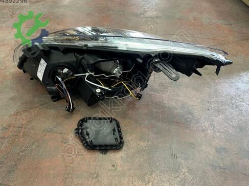 Renault Megane Sağ Ön Far 260108719R çıkma parça