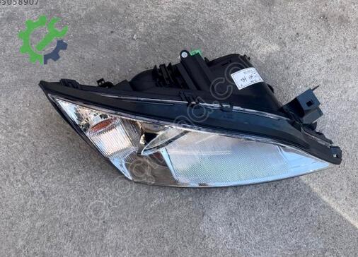 Ford Mondeo Sağ Ön Far 1S7113005SE çıkma parça