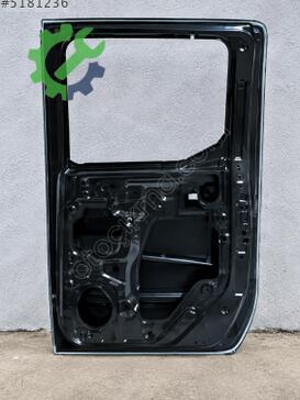 Nissan Navara Sağ Arka Kapı 82100JR230 çıkma parça