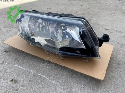 Skoda Octavia Sağ Ön Far 5E1941018 çıkma parça