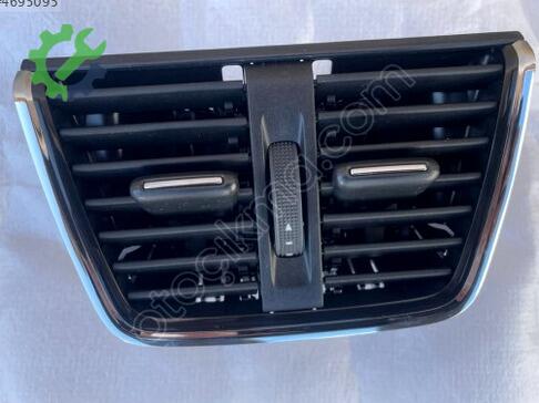 Skoda Octavia Havalandırma Izgarası 5E0819203A çıkma parça