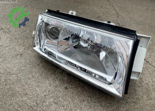 Skoda Octavia Sağ Ön Far 1U1941018P çıkma parça