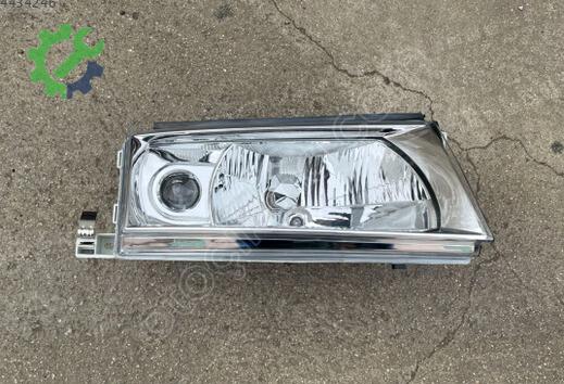 Skoda Octavia Sağ Ön Far 1U1941018P çıkma parça