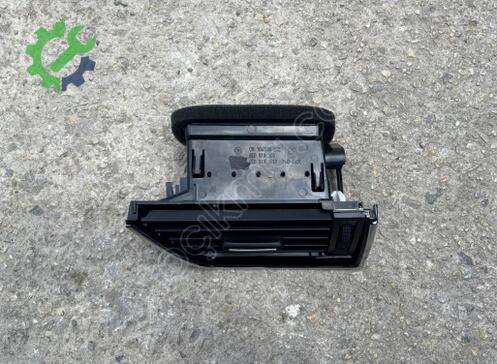 Skoda Octavia Sağ Havalandırma Izgaraları 5E0819702C çıkma parça