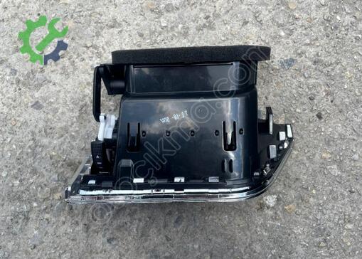 Skoda Octavia Sağ Havalandırma Izgaraları 5E0819702C çıkma parça