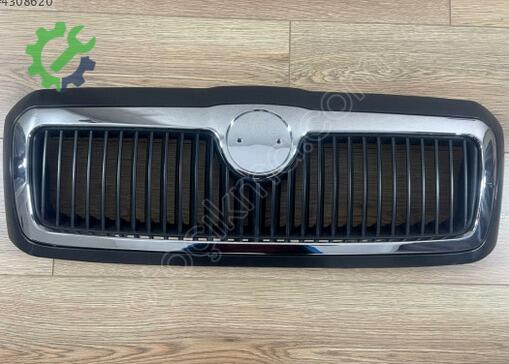 Skoda Octavia Ön Panjur 1U0853653 çıkma parça