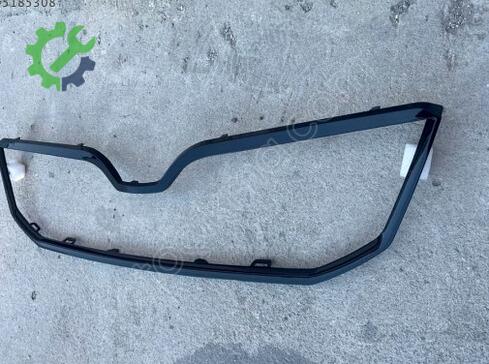 Skoda Octavia Ön Panjur 5E0853761A çıkma parça