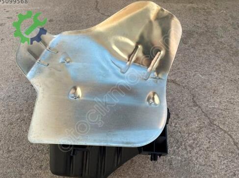 Volkswagen Passat Hava Filtresi Kutusu 06B133837B çıkma parça