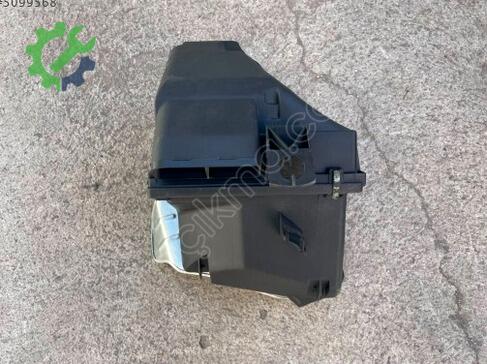 Volkswagen Passat Hava Filtresi Kutusu 06B133837B çıkma parça