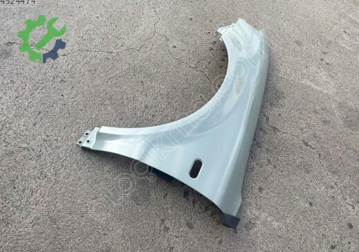 Volkswagen Passat Sol Ön Çamurluk 3B0821105C çıkma parça