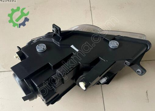 Volkswagen Passat Sağ Ön Far 3C0941006J çıkma parça