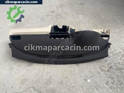 Volkswagen Passat Ön Torpido çıkma parça